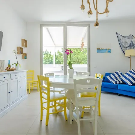 Chiara Βίλα *